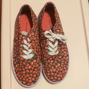 American Eagle EUC girl size 3 floral tennis shoes